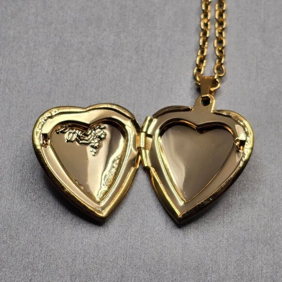 VTG Victorian Revival Gold Tone Heart Locket Necklace 20" Floral Detail - Picture 4 of 13